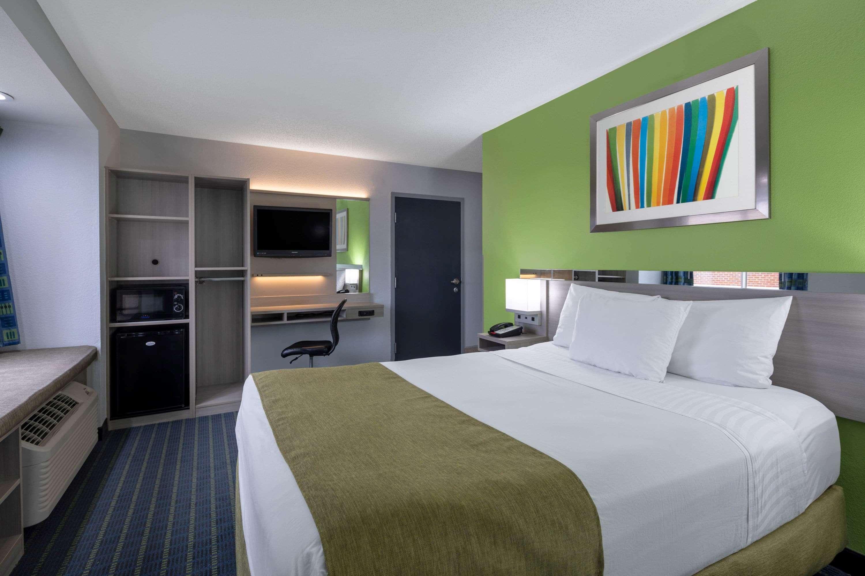 Microtel Inn By Wyndham Lake Norman Cornelius Exterior photo