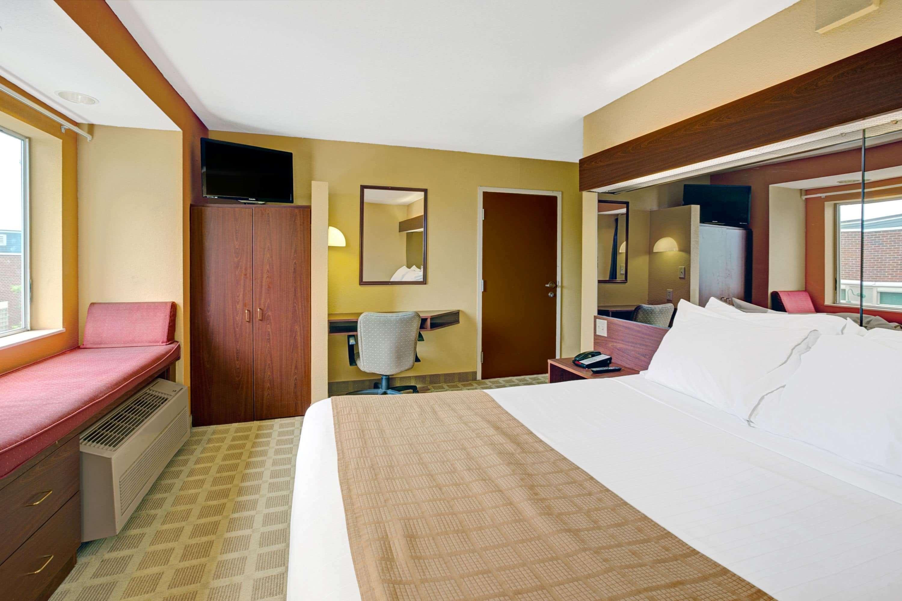 Microtel Inn By Wyndham Lake Norman Cornelius Exterior photo
